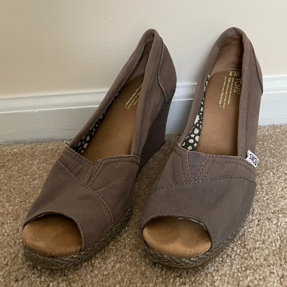 TOMS Canvas Peep-Toe Wedges